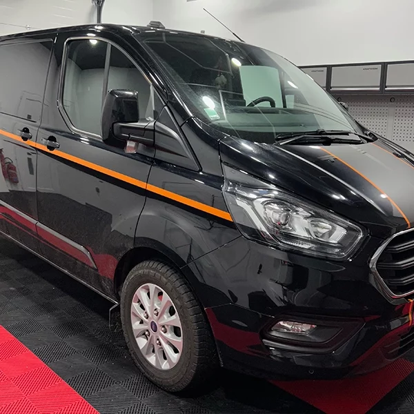 Photo-rskin-covering-ford-transit-1