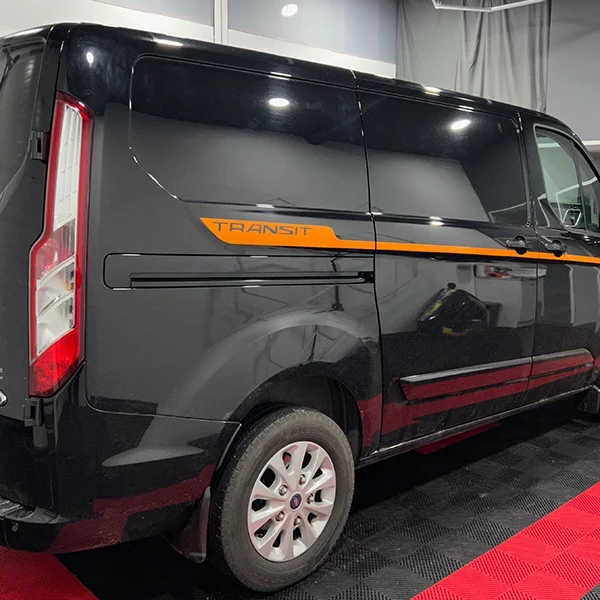 Photo-rskin-covering-ford-transit-2