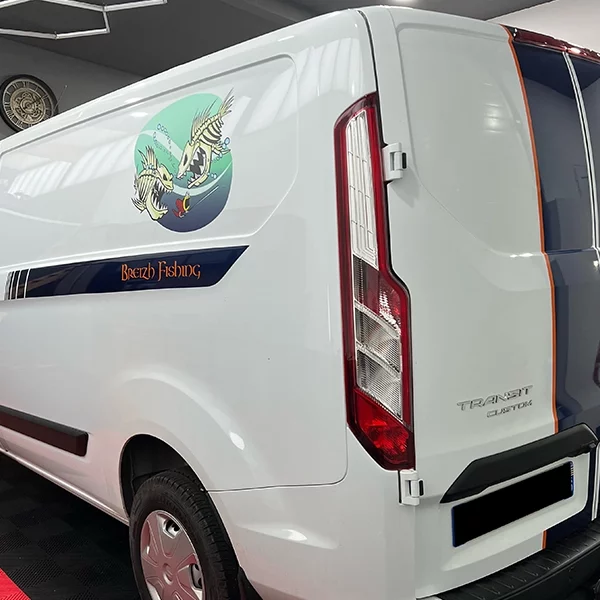 Photo-rskin-covering-ford-transit-3