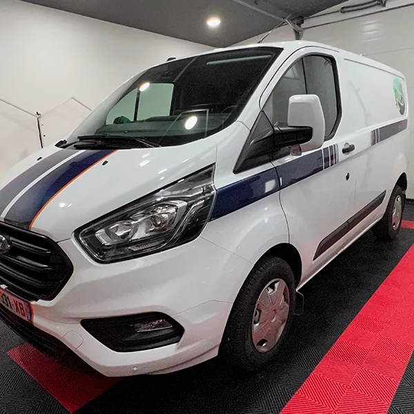 Photo-rskin-covering-ford-transit-5