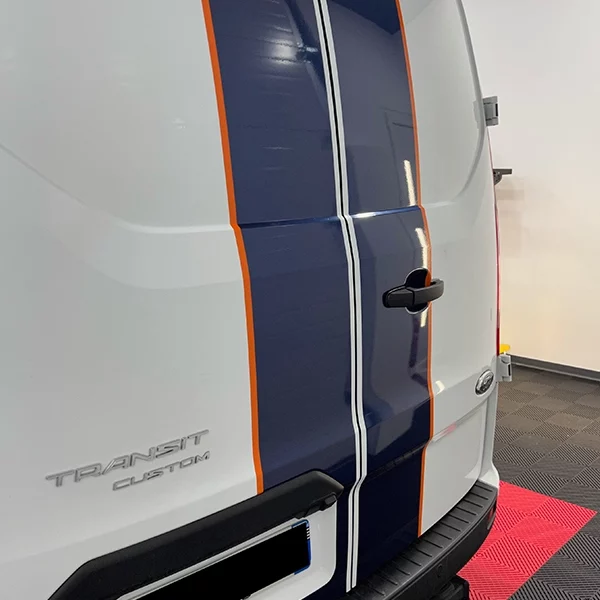 Photo-rskin-covering-ford-transit-7