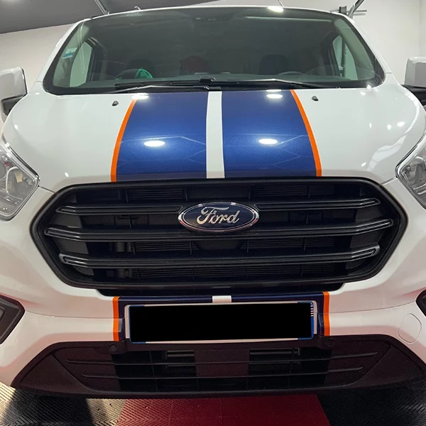 Photo-rskin-covering-ford-transit-8