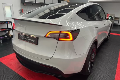 Photo-rskin-covering-tesla-model-y-1