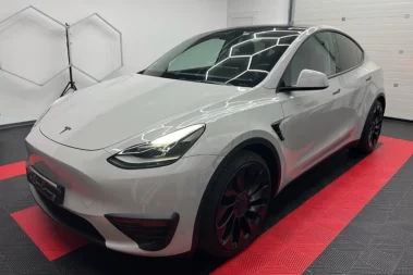 Photo-rskin-covering-tesla-model-y-5